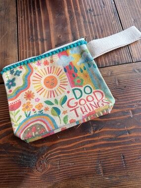 NATURAL LIFE Canvas Pouch in Cream and Black Logo